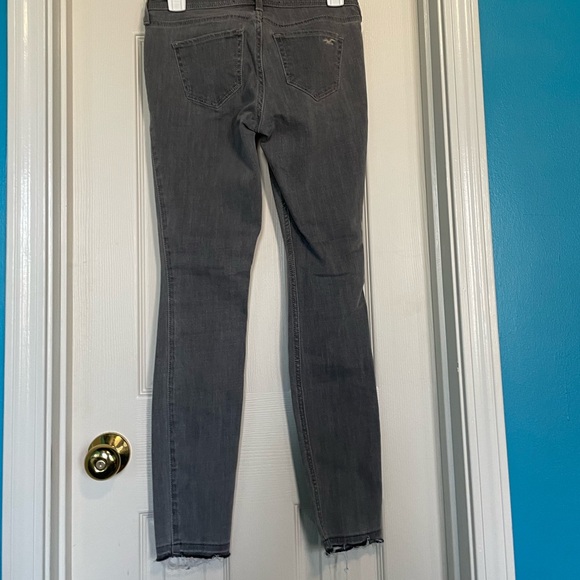 Never Worn Hollister Gray Jean Legging - Picture 4 of 6